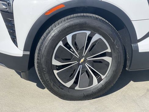 Used 2024 Chevrolet Blazer EV LT AWD/4WD image 33