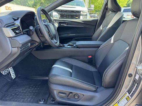 Used 2025 Toyota Camry SE FWD image 20