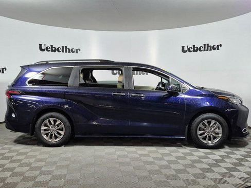 Certified 2023 Toyota Sienna XLE image 8