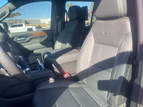 Used 2026 GMC Yukon Denali w/ Denali Reserve Package image 25