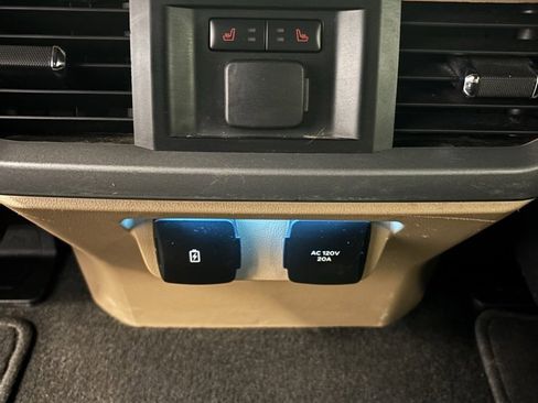 Used 2021 Ford F150 Lariat w/ Equipment Group 502A High image 8