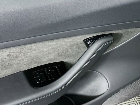 Used 2018 Tesla Model 3 Long Range image 15