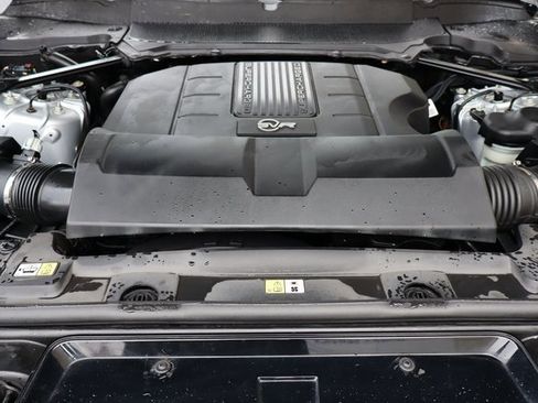Used 2019 Land Rover Range Rover Sport SVR image 40