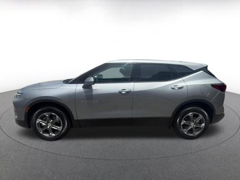 Used 2025 Chevrolet Blazer LT FWD image 8