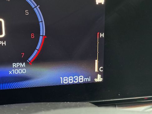 Used 2025 Chevrolet Trax LT image 38