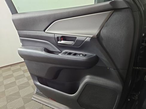Used 2025 Toyota Grand Highlander FWD image 28