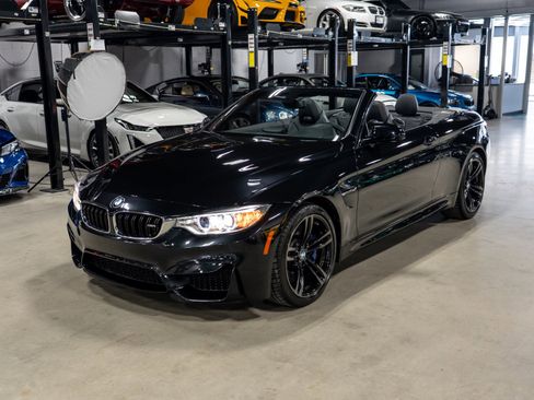 Used 2015 BMW M4 Convertible image 1