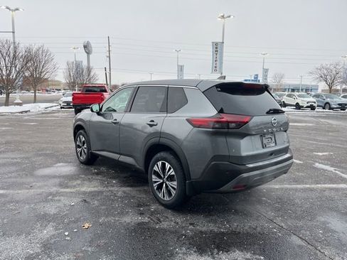 Used 2021 Nissan Rogue SV image 9