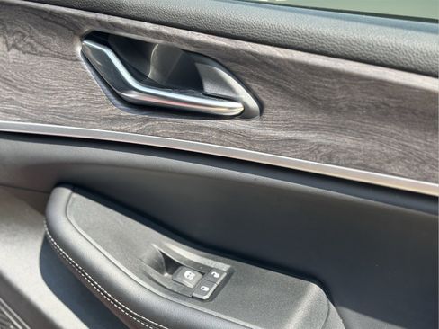 Used 2024 Jeep Grand Cherokee L Limited image 10