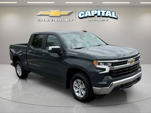 Used 2025 Chevrolet Silverado 1500 LT RWD image 7
