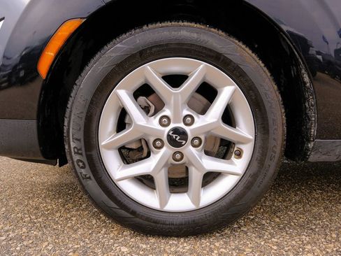 Used 2023 Kia Soul LX w/ LX Technology Package image 37