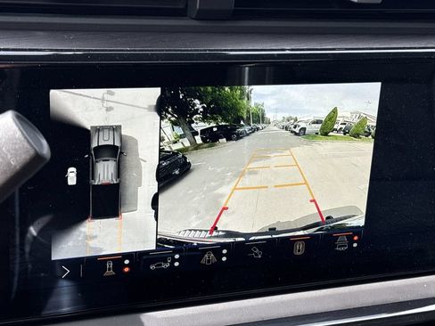Certified 2025 GMC Sierra 2500 AT4X w/ AT4X AEV Edition AWD/4WD image 18