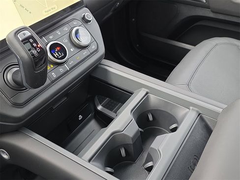 New 2026 Land Rover Defender 110 X-Dynamic SE image 24