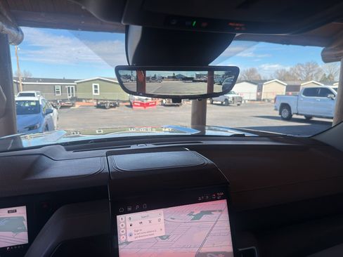 Used 2025 GMC Yukon XL Denali w/ Advanced Technology Package image 19