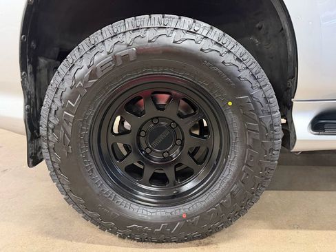 Used 2018 Lexus GX 460 Premium w/ Premium Package image 32