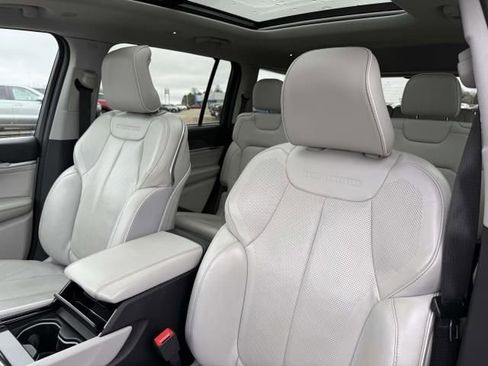 Used 2021 Jeep Grand Cherokee L Overland w/ Luxury Tech Group IV image 14