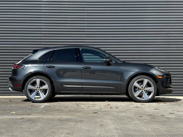 Certified 2026 Porsche Macan AWD/4WD image 8