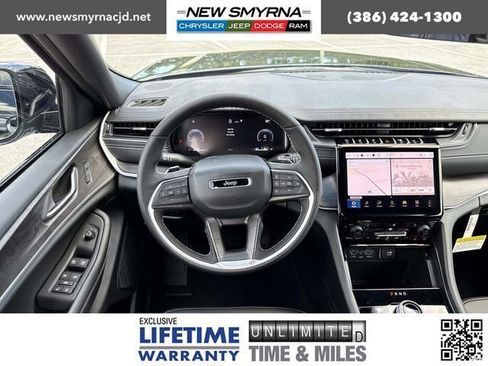 New 2025 Jeep Grand Cherokee Limited w/ Black Appearance Package image 13