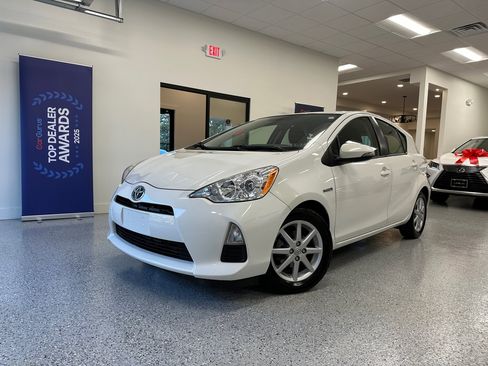 Used 2012 Toyota Prius C Three image 2