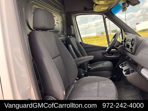 Used 2021 Mercedes-Benz Sprinter 2500 image 24