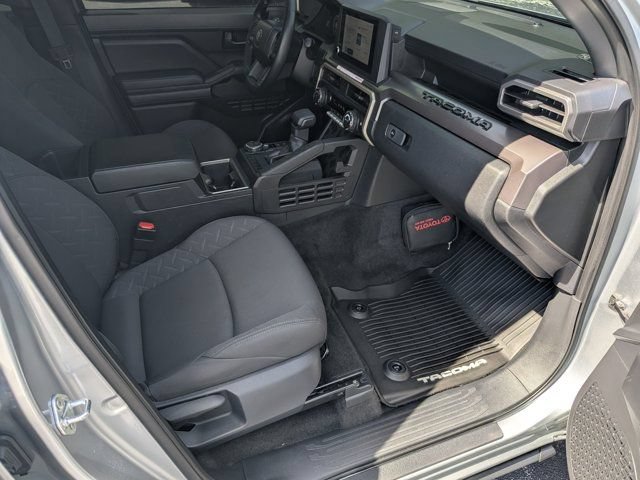 Used 2025 Toyota Tacoma SR5 AWD/4WD image 12
