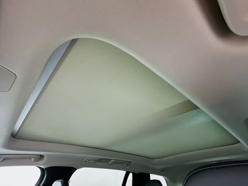 Used 2025 Volvo XC90 B5 Core image 26