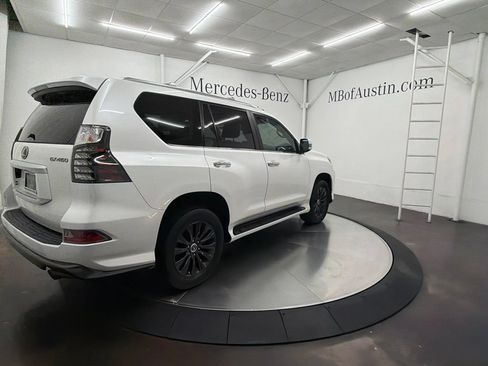 Used 2023 Lexus GX 460 Premium w/ Accessory Package AWD/4WD image 7