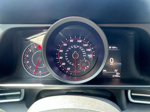 Used 2021 Hyundai Elantra SE FWD image 19
