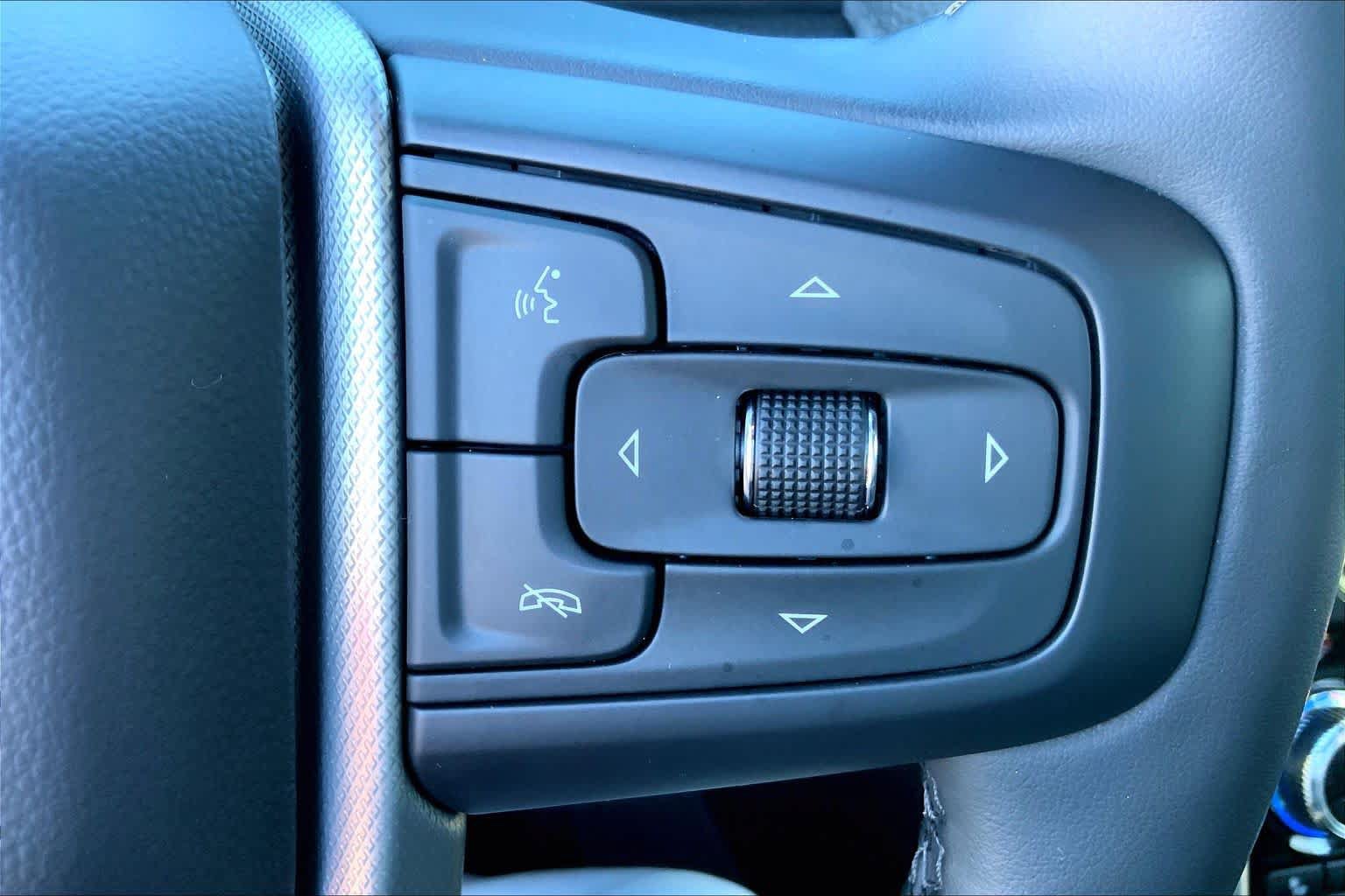 Used 2023 GMC Yukon XL Denali AWD/4WD image 25
