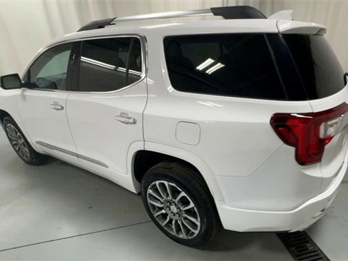 Used 2023 GMC Acadia Denali w/ Denali Ultimate Package image 6