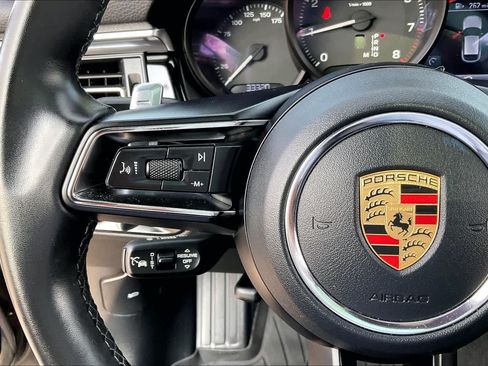 Used 2024 Porsche Macan AWD/4WD image 20