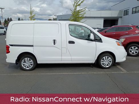 Used 2019 Nissan NV200 SV w/ Navigation Package FWD image 4