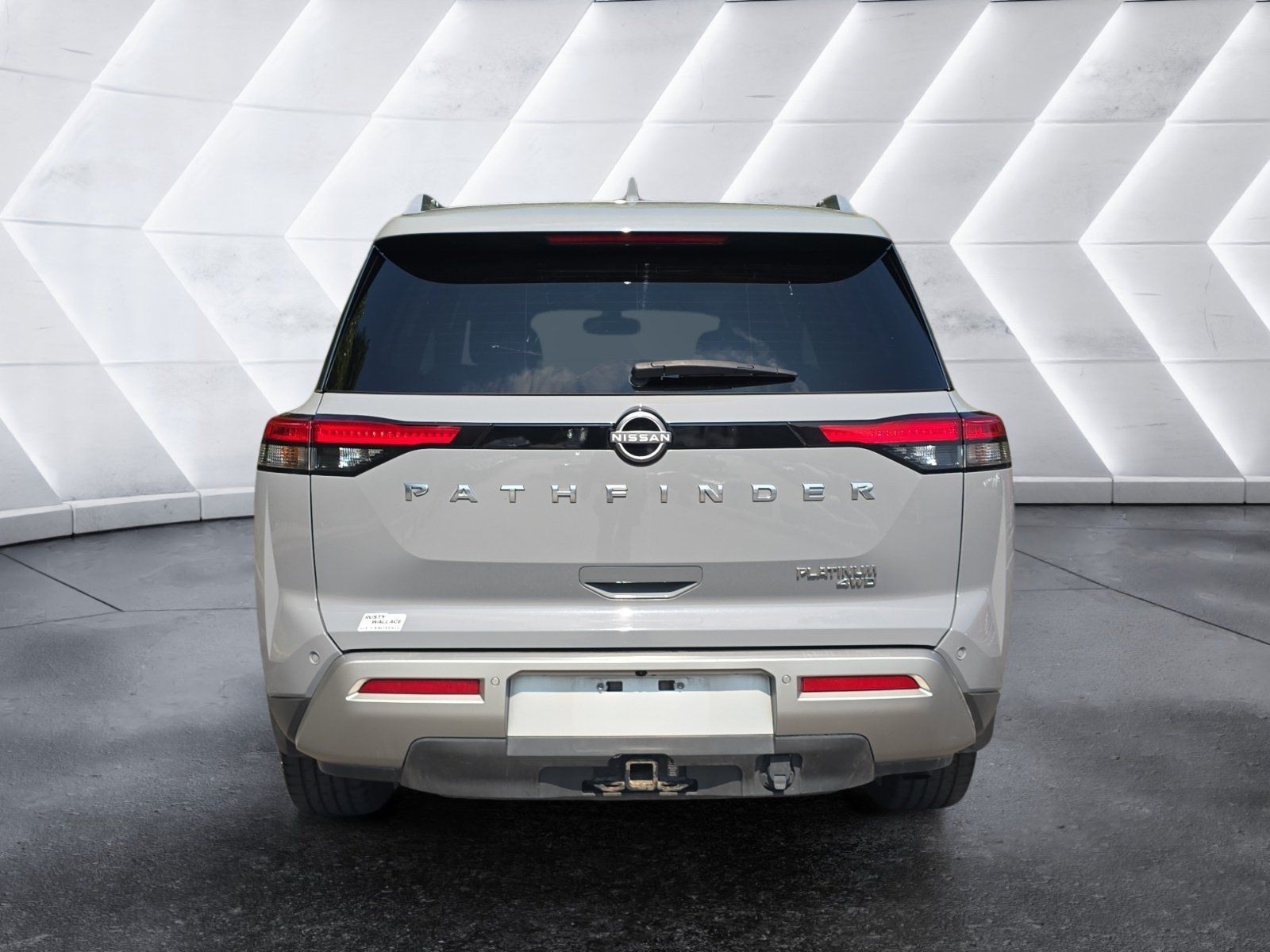 Used 2022 Nissan Pathfinder Platinum AWD/4WD image 4