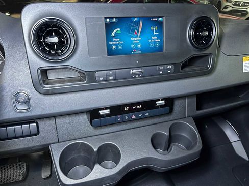 Used 2023 Mercedes-Benz Sprinter 3500 image 25