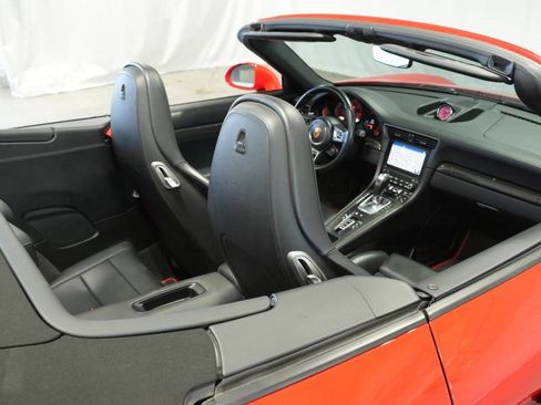 Used 2019 Porsche 911 Turbo image 49