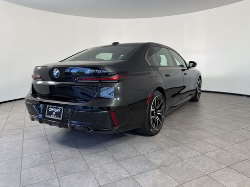 Used 2024 BMW 740i w/ Premium Package 2 RWD image 9