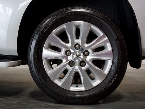 Used 2022 Toyota Sequoia Platinum AWD/4WD image 48
