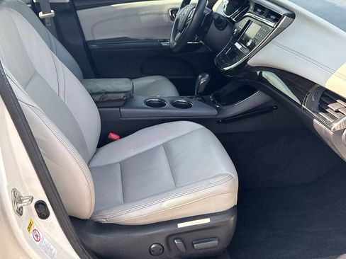 Used 2013 Toyota Avalon Limited image 13