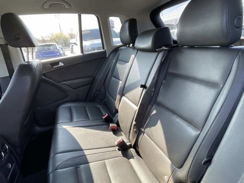 Used 2017 Volkswagen Tiguan S image 12