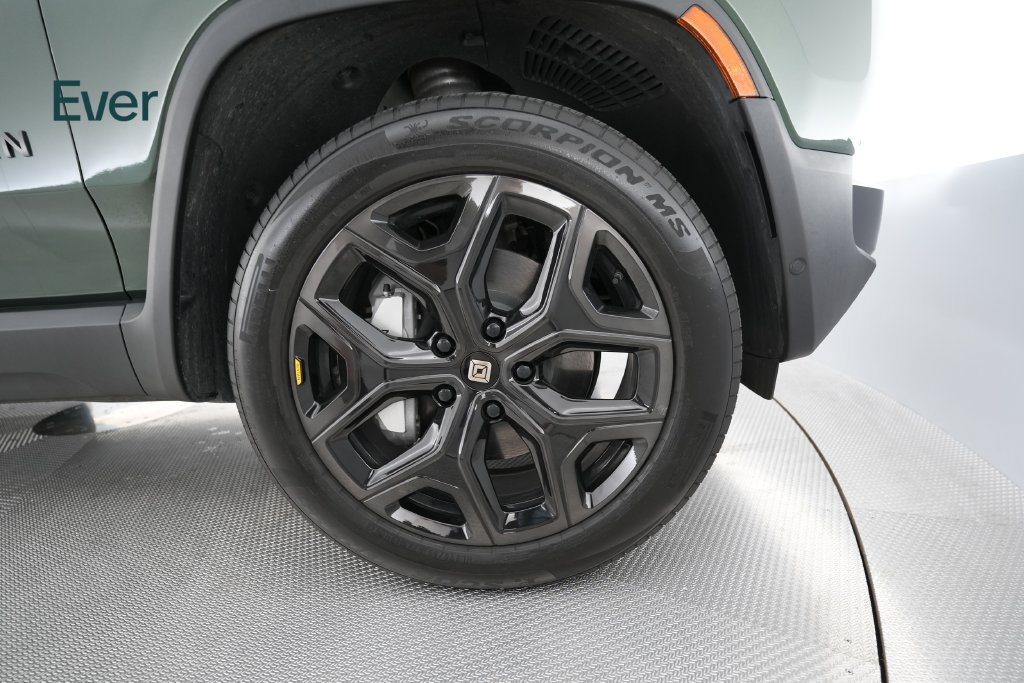 Used 2025 Rivian R1S Adventure Dual AWD/4WD image 21