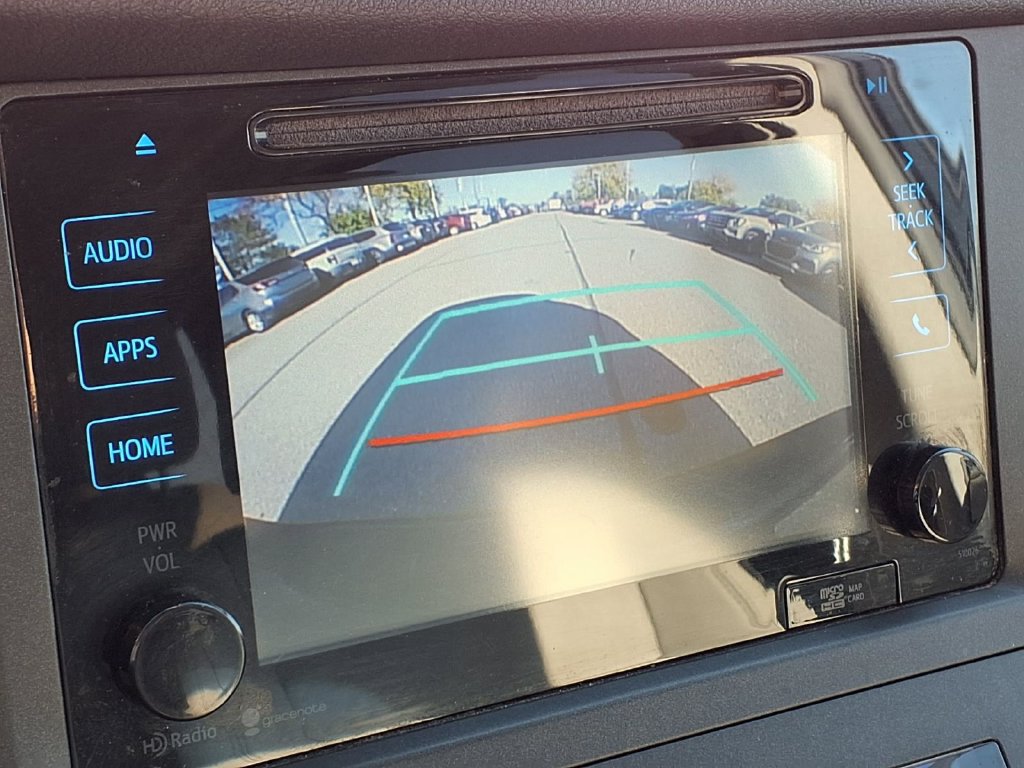 Used 2015 Toyota Sienna XLE w/ XLE Navigation Package FWD image 16