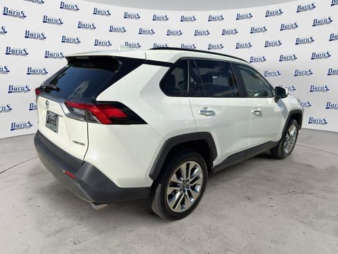 Used 2019 Toyota RAV4 Limited w/ Cold Weather Package FWD image 7