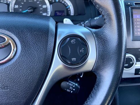 Used 2014 Toyota Camry SE image 23