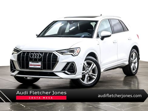 Used 2019 Audi Q3 2.0T Prestige w/ Prestige Package image 1