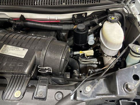 Used 2017 Chevrolet Express 3500 RWD image 21
