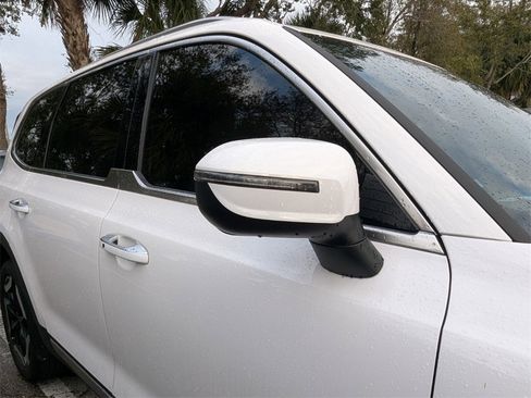 Used 2024 Kia Telluride S image 19