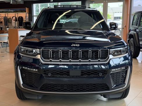 New 2026 Jeep Grand Cherokee Limited w/ Luxury Tech Group II AWD/4WD image 2