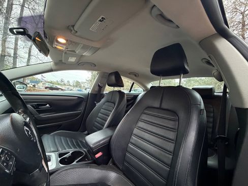 Used 2010 Volkswagen CC Sport image 15