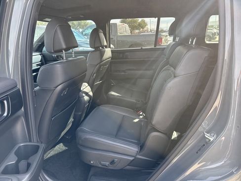 Used 2024 Hyundai Santa Fe Calligraphy image 9