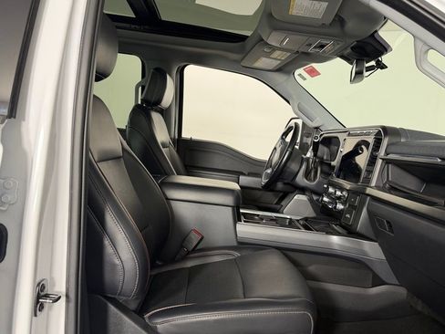 Used 2024 Ford F450 Lariat image 32